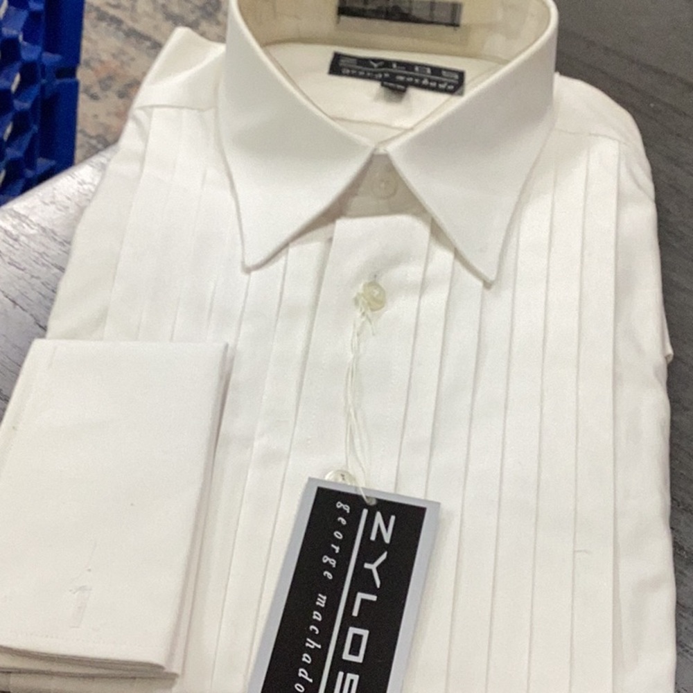 New white  men’s shirt need cuff links